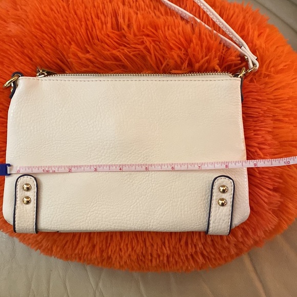 Wristlet - Picture 5 of 7